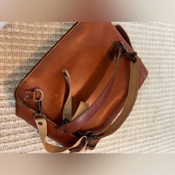 Vintage Leather Backpack - Picture 2 of 7